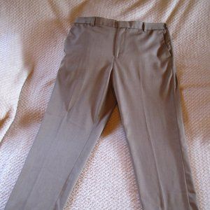 Men's VAN HEUSEN Dress Pants size 40 x 32